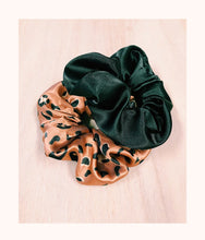 Load image into Gallery viewer, The Leopard Scrunchie Set: Leopard/Black
