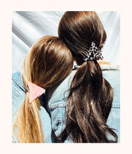 Load image into Gallery viewer, The Good Hair Day Clips: Leopard/Pink
